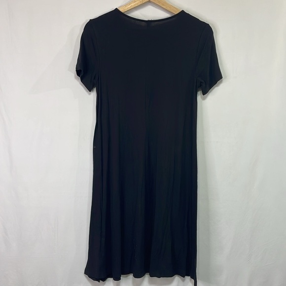 🪥 Old Navy, black knit a line round neck, short sleeve dress - Picture 4 of 4
